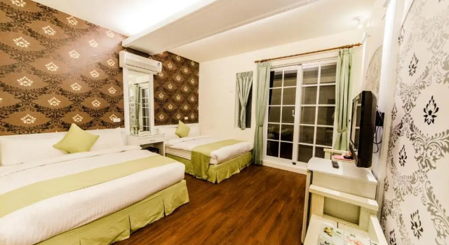 Четырёхместный номер Standard с балконом Da Wan Hostel