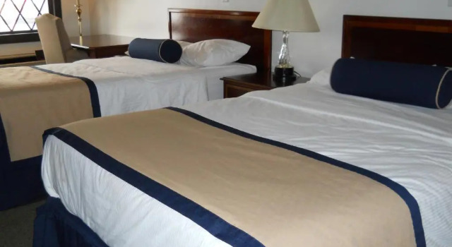 Четырёхместный номер Standard Value Inn Motel - Milwaukee Airport South