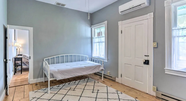 Апартаменты Historic Townhome in Downtown Shepherdstown!