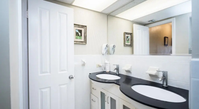 Семейный люкс с 2 комнатами Ocean Reef Yacht Club & Resort
