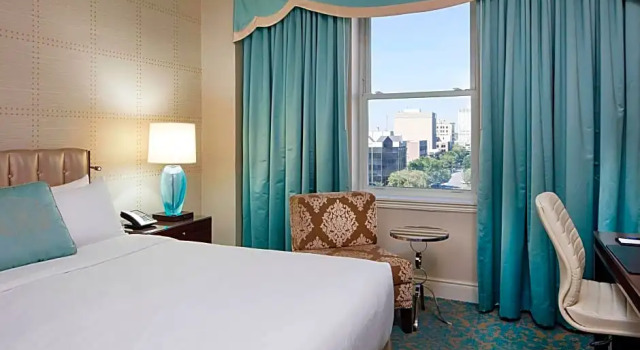 Double Junior Suite Delta Hotels by Marriott Bessborough
