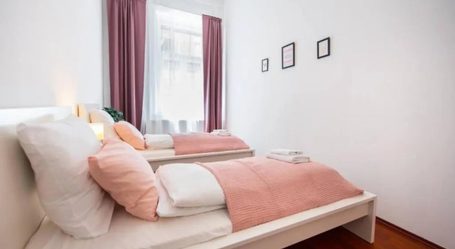 Апартаменты Very central convenient large AC place