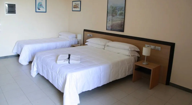 Трёхместный номер Standard Цокольный этаж Club Azzurro Hotel & Resort