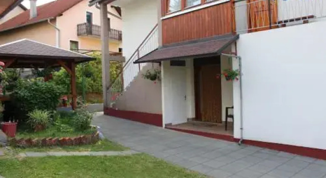 Apartments Žalac, Book Lejlighed Hoteller i Karlovac county med parkering, Parkering
