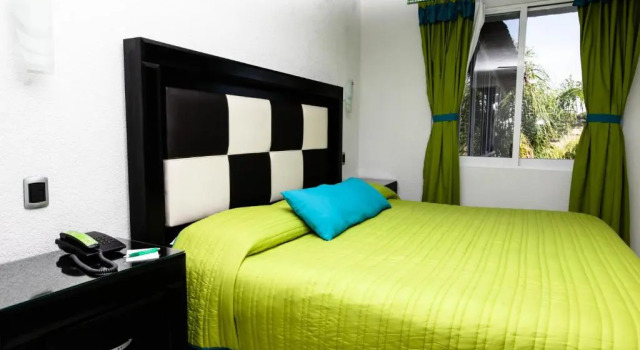 Двухместный люкс Deluxe Natural Suites Hotel- cerca de Africam Safari Valsequillo Puebla