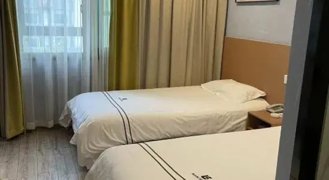 Кровать в общем номере (мужской номер) Z Hotel (Hangzou West Lake Hubin Yintai)