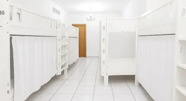 Кровать в общем номере TIDY Premium Hostel Male&Female Al Majaz Sharjah