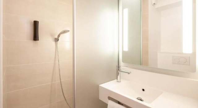 Трёхместный номер B&B HOTEL Bois dArcy Saint Quentin en Yvelines