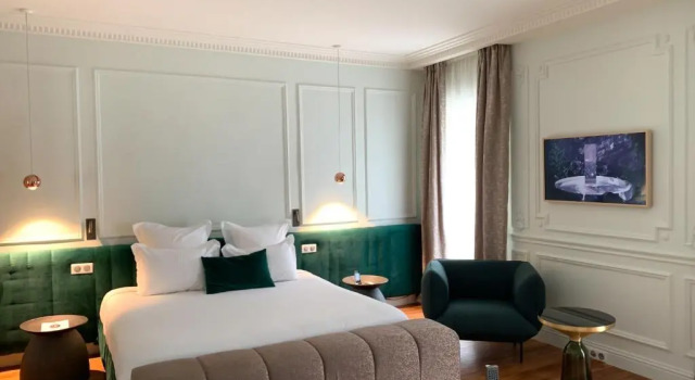 Двухместный номер Deluxe с балконом Hôtel Singulier Bordeaux - Boutique Hôtel & Spa Anne Semonin