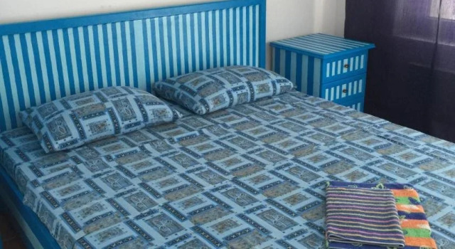 U Treh Roz Guest House, Забронировать Гостевой дом Недорогие отели Берега Геленджика, недорого