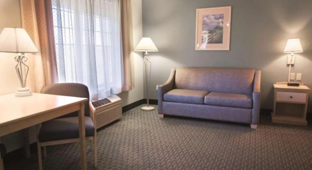 Номер Standard La Quinta by Wyndham Newport