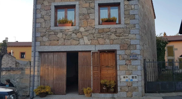 Casa Rural el Casillo del Abuelo Goyo, Забронировать Отель Наварредонда-де-Гредос Sierra de Gredos