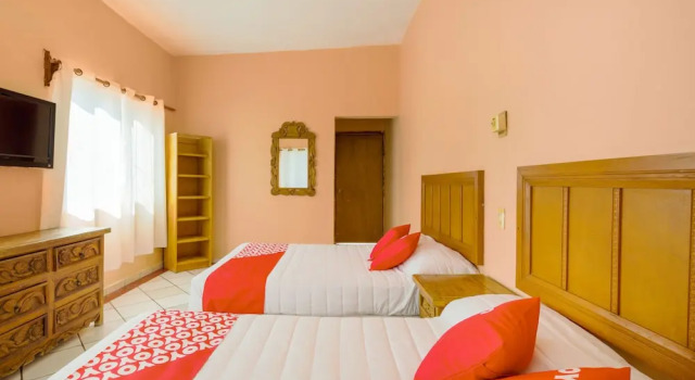 OYO Hotel Barroso, Book Hotel Hotels in Colima with Parking, Parking