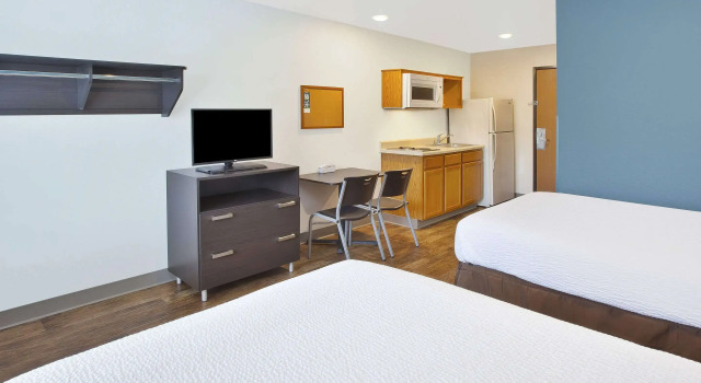 Четырёхместный номер Standard WoodSpring Suites St Louis St Charles