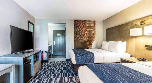 Четырёхместный номер Standard Comfort Inn Memphis Airport West