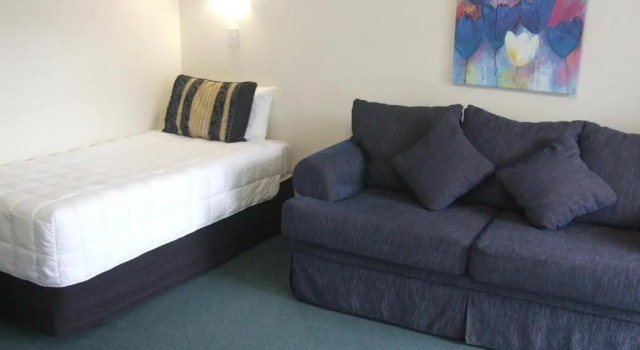 Апартаменты с 2 комнатами Palm Court Motor Inn