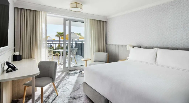 Двухместный номер Standard с видом на воду The Beachcomber Hotel & Resort, an Ascend Collection Resort