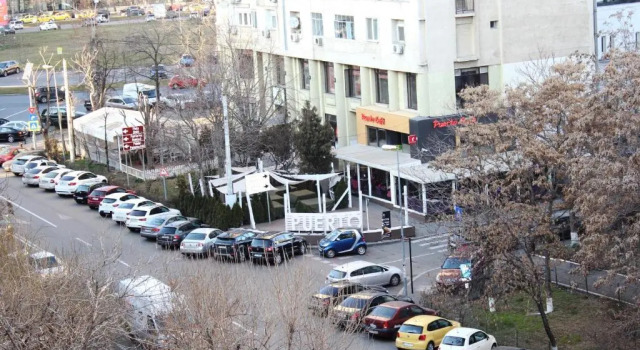 Alba Iulia square, Premium studio 2, Забронировать Отель Отели Бухареста с парковкой, рядом с Торговый центр Bucharest Mall, Парковка