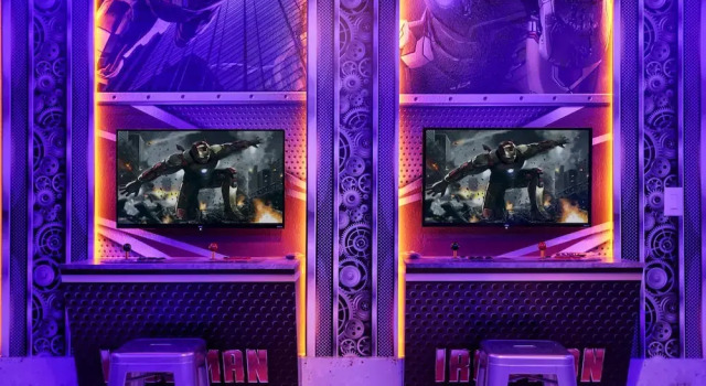 Luxury 28 Guest Home w Games, Cinema and More!