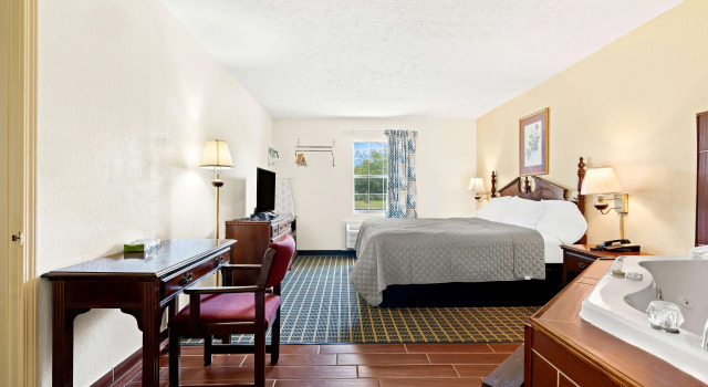 Двухместный люкс Americas Best Value Inn & Suites Mt. Pleasant