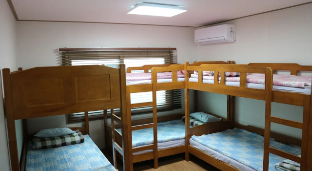 Blue Island Guesthouse - Hostel, Book Hostel / Vandrerhjem Hostels i Jeju Island, Hostel / Vandrerhjem