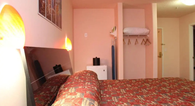 Номер Standard Crystal Star Inn Edmonton Airport with free shuttle to and from Airport