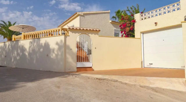 Detached House on a Single Floor with Magnificent View near Moraira, Забронировать Отель Benimeit 