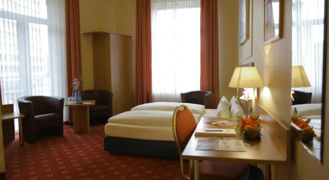Трёхместный номер Standard Hotel Königshof