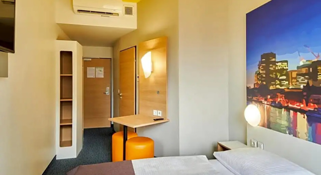 Номер Standard B&B HOTEL Frankfurt-Hbf