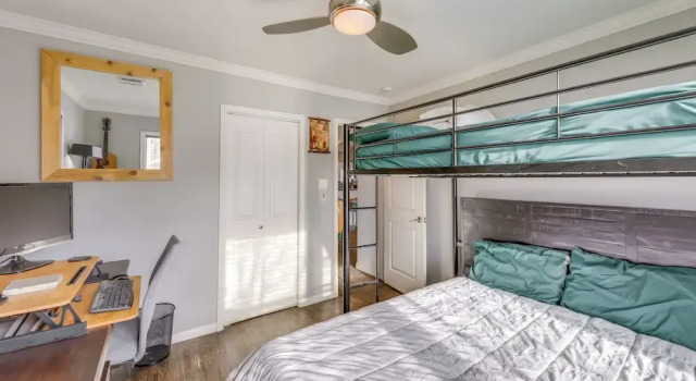 Pet-Friendly Austin Home w/ Private Yard + Deck, Забронировать Отель Остин Greater Austin, рядом с Pleasant Valley Park