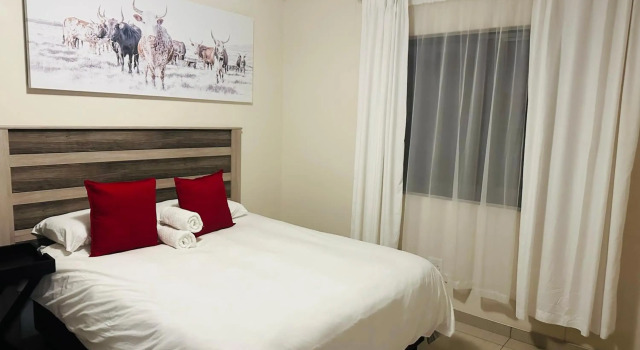 E & P Cave, Book Hotel Swakopmund Namibia