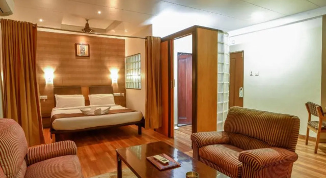 Perhe Sviitti Hotel Orient Crown, Kolhapur
