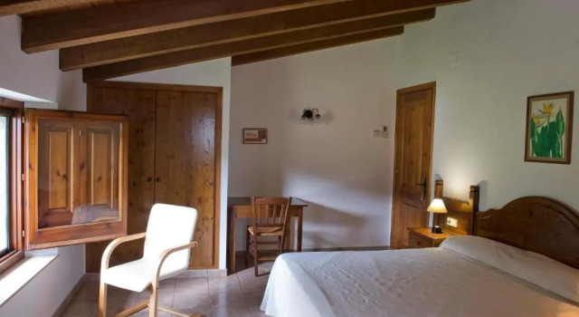 Mas El Ferrés, Prenota Hotel La Vall d'en Bas 