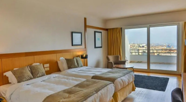 Трёхместный номер Standard с видом на море B&B HOTEL Sado Setúbal