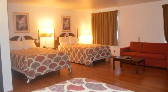 Люкс American Elite Inn