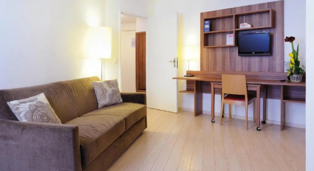 Апартаменты Residhome Paris Saclay " Bures sur Yvette "