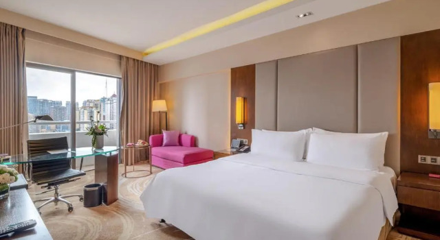 Номер Superior с красивым видом из окна Crowne Plaza Kunming City Centre by IHG