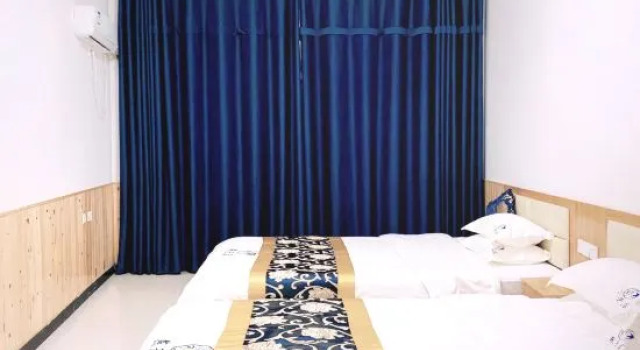 Люкс Deluxe Furong Town Swallow House Inn