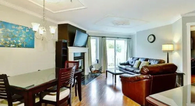 Chalet 620 Chemin du Hibou 320, Book Chalet Hoteller i Stoneham med parkering, nær Stoneham Golf Club, Parkering