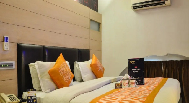 OYO 1382 Mohan Hotel, Забронировать Отель Лакхнау штат Уттар-Прадеш