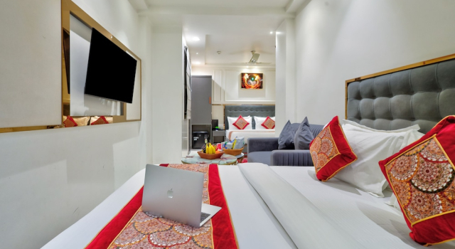 Люкс Luxury Hotel Kaca Inn - Near New Delhi Railway Station & Connaught Place