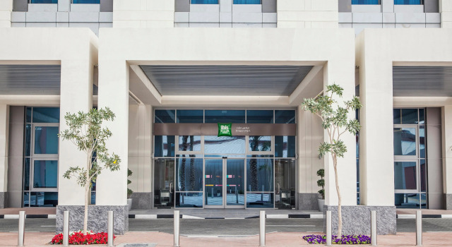 Ibis Styles Dragon Mart Dubai, Забронировать Отель Отели Эмирата Дубая с парковкой, Парковка