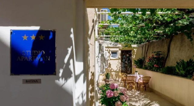Rooms Batina
