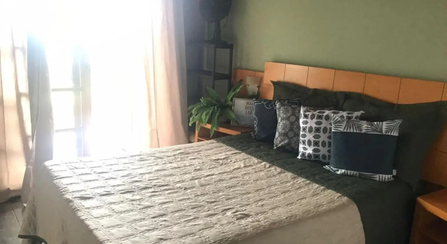 Casa com vista para o mar, Забронировать Отель Отели Карагуататуба с парковкой, рядом с Пляж Массагуасу, Парковка