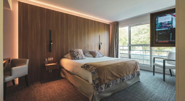 Полулюкс с балконом Le Forges Hotel