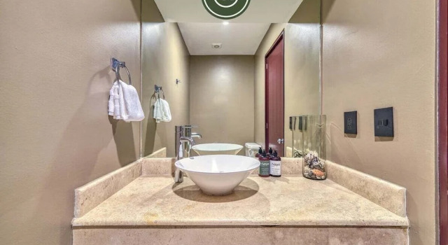 Апартаменты Oceanfron 4 BR Condo - Beach - Wyndham Pool