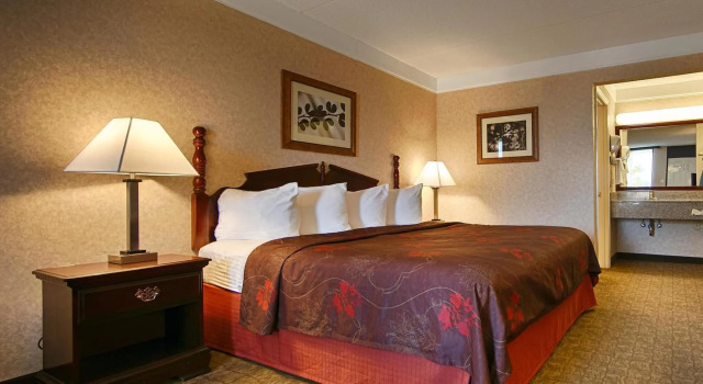 Standard Zimmer Days Inn by Wyndham Columbia Kentucky