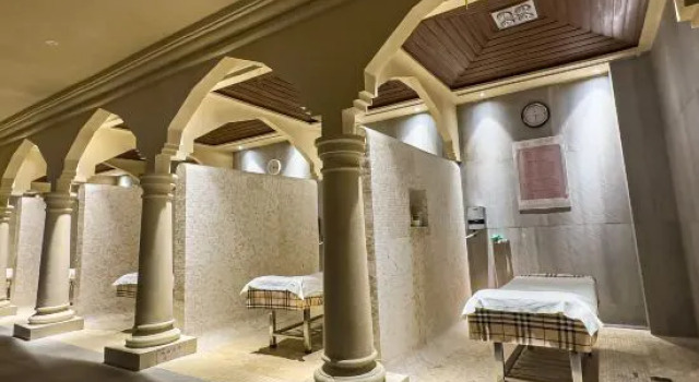 Jiulong Hot Spring Holiday Hotel, Rezerwuj Hotel Hotele w Qujing z parkingiem, Parking