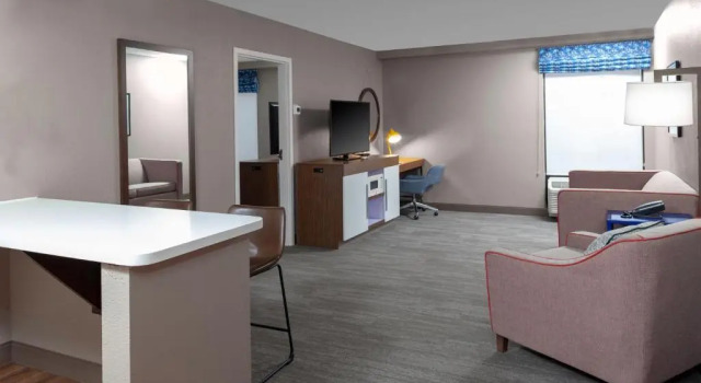 Люкс Hampton Inn Woodbridge