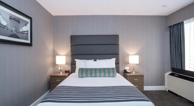 Двухместный номер Standard Sandman Signature Calgary Downtown Hotel